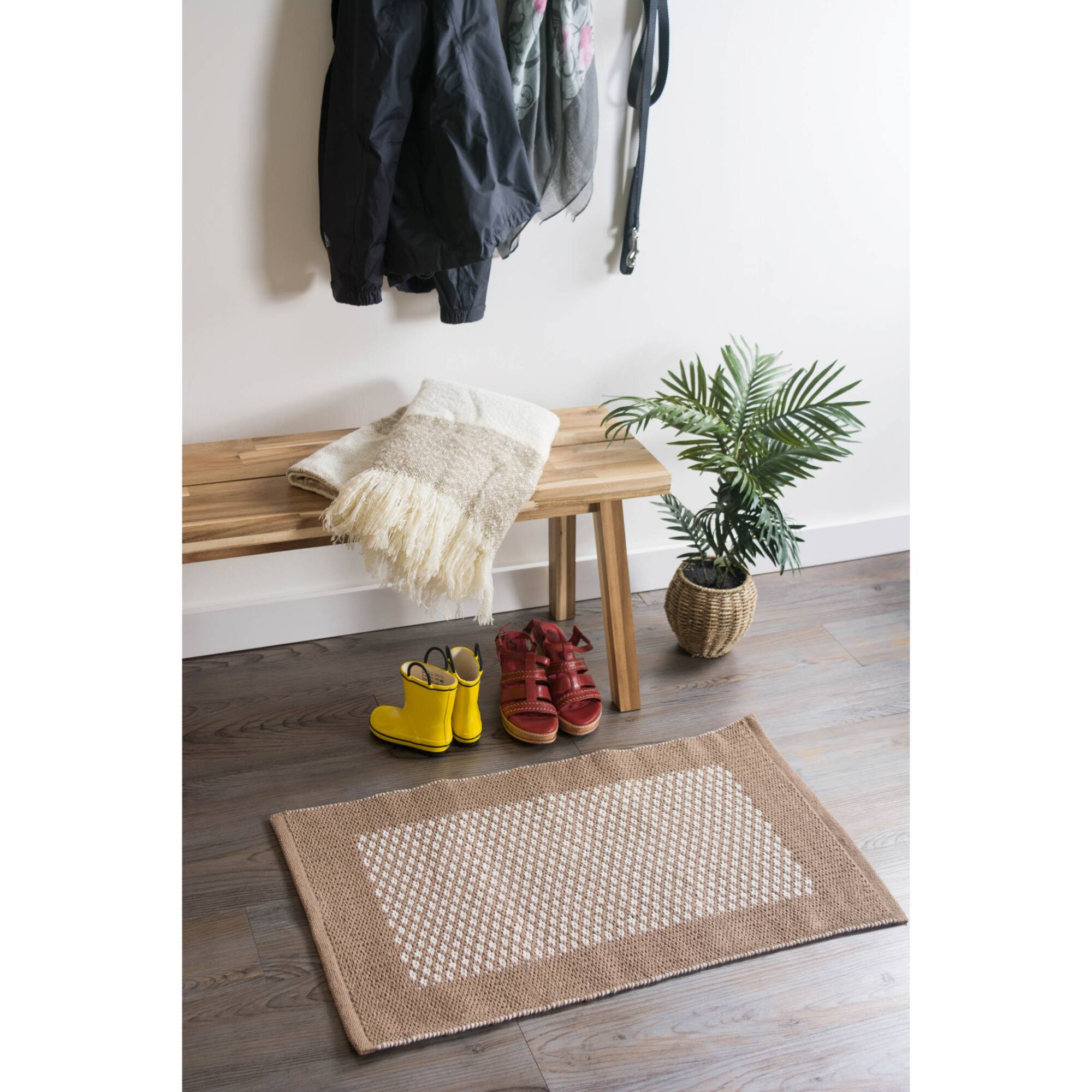 DII® Stone Bordered with Small Diamonds Rug, 2ft. x 3ft.